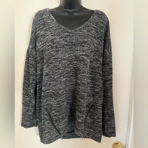 Neiman Marcus Black and Gray Knit Sweater